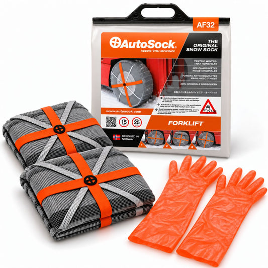 AutoSock modell AF32 for gaffeltrucker inneholder to snøsokker, ett par hansker og produktemballasjen.
