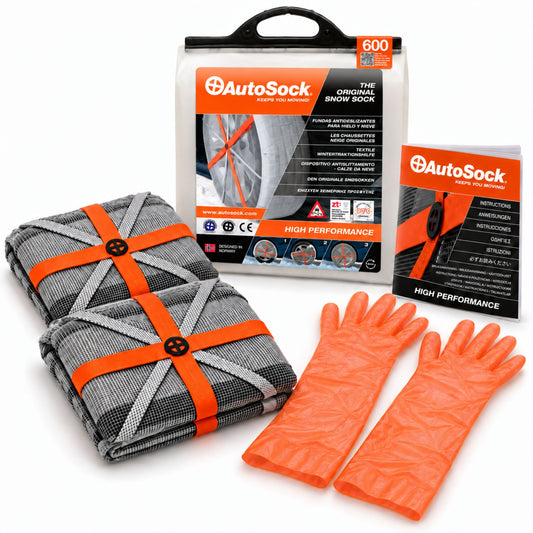 AutoSock modell HP600 inneholder to snøsokker, ett par hansker, en bruksanvisning og produktemballasjen.